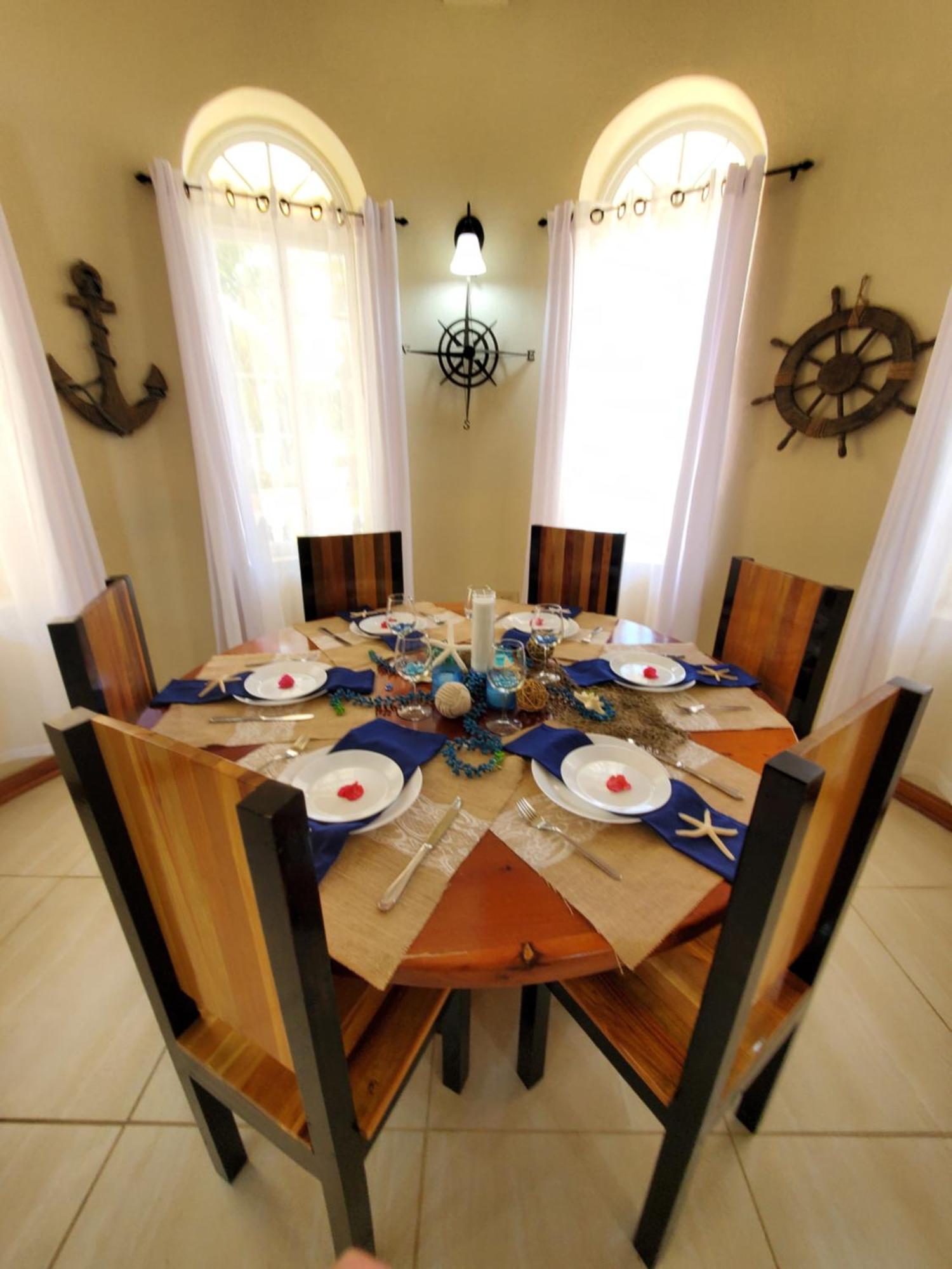 Blue Parrot Beach House And Villas Хопкінс Екстер'єр фото