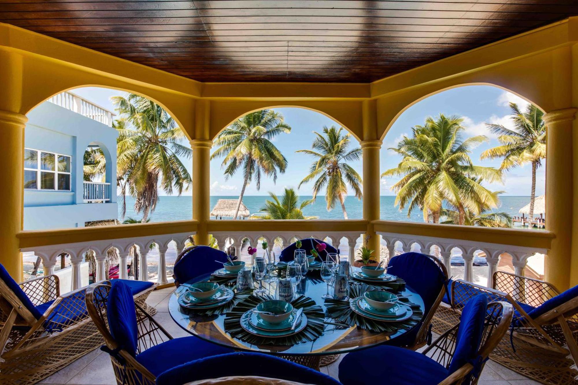 Blue Parrot Beach House And Villas Хопкінс Екстер'єр фото