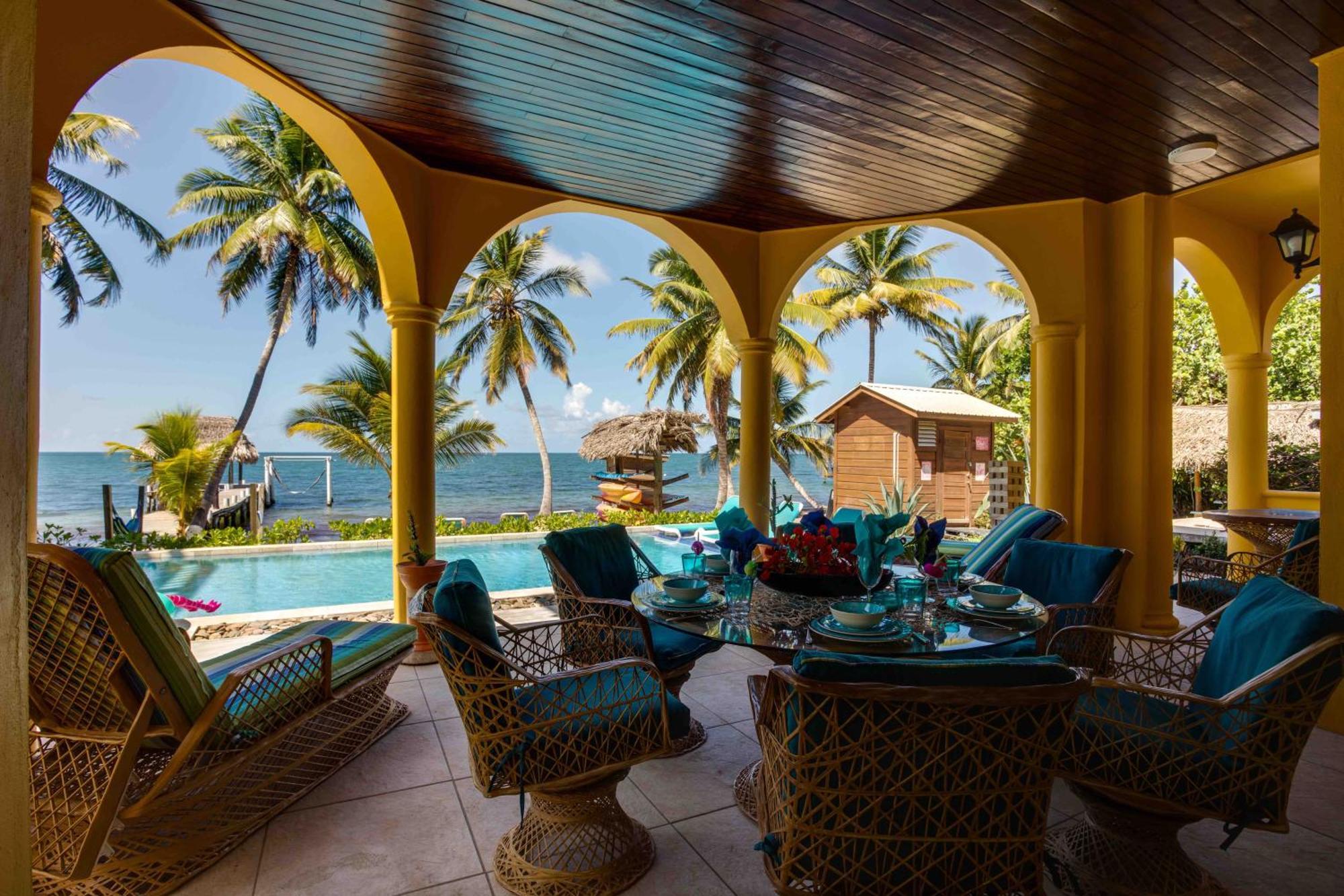 Blue Parrot Beach House And Villas Хопкінс Екстер'єр фото